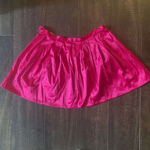 Y2K Pink Mini Skirt - Picture 4 of 11